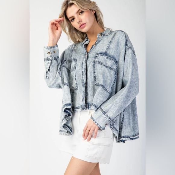 We The Free Tops - We The Free by Free People | Oversized Acid Wash Denim Button Up Top | Sz Large